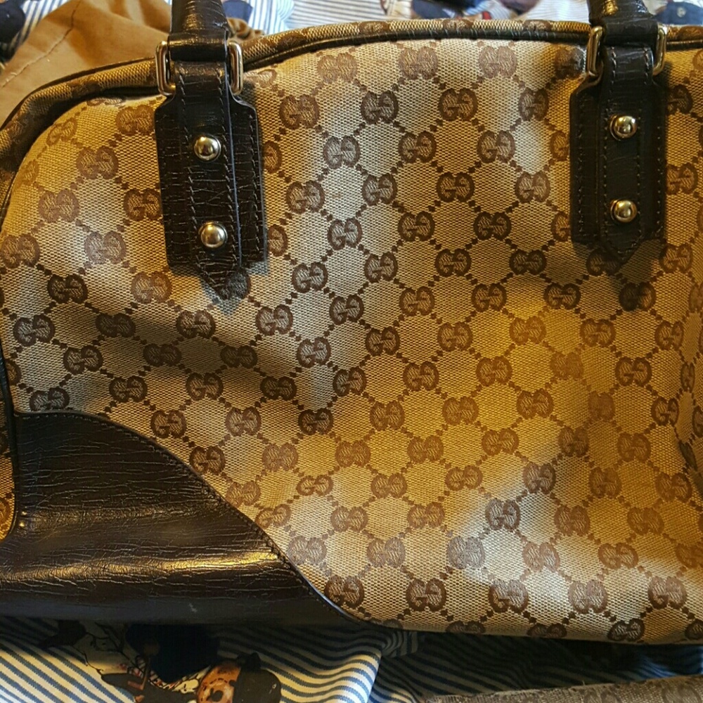 Vintage Well Loved Gucci Bag - Picture 3 of 11